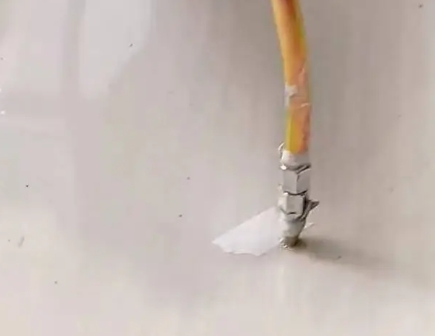 永清瓷砖空鼓维修公司专业解答在瓷砖铺贴过程中，如果使用的砂料过粗（如全部使用了粗砂），可能会导致以下问题